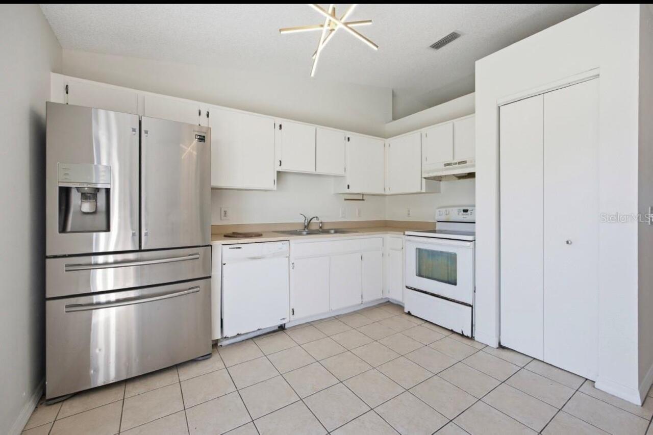 Listing Photo 9