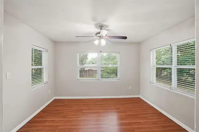 Listing Photo 16