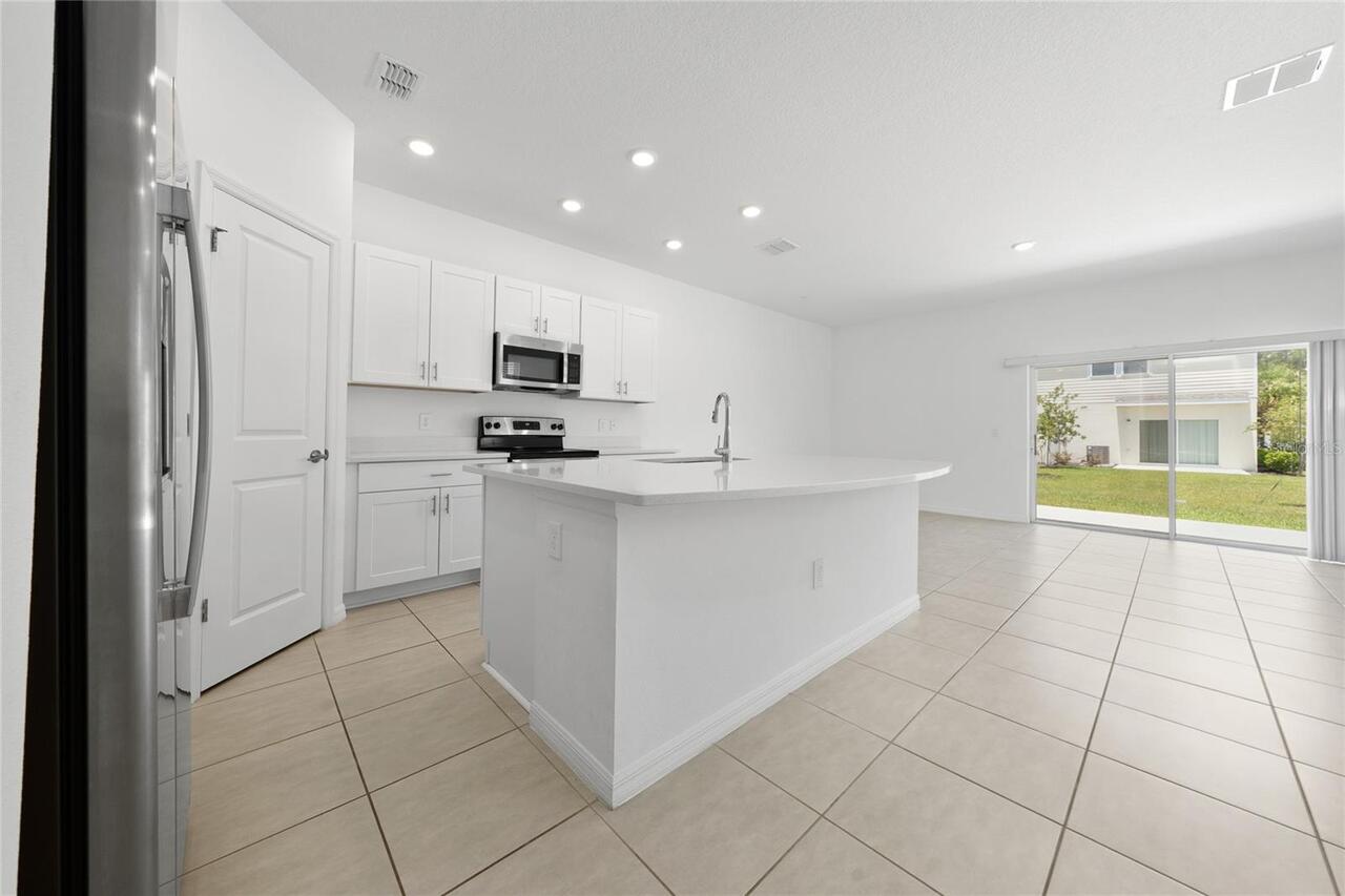 Listing Photo 12