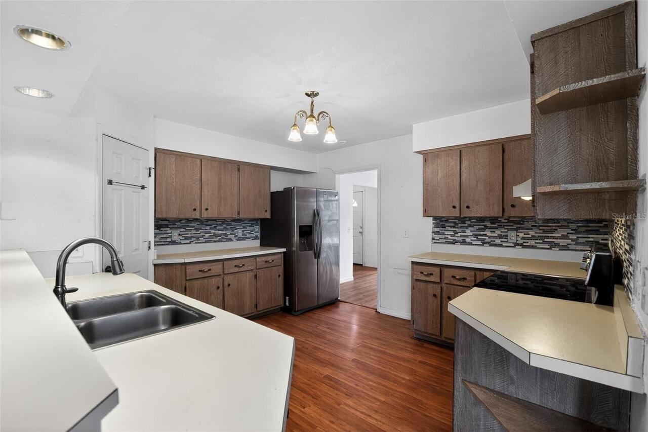 Listing Photo 12