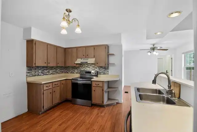 Listing Photo 15