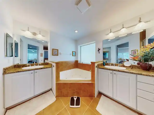 Listing Photo 11