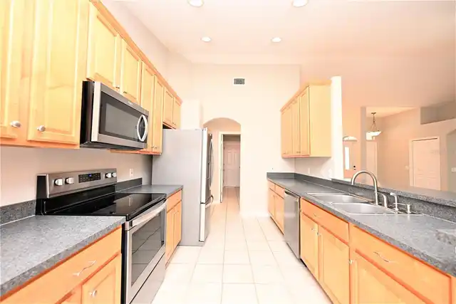 Listing Photo 16
