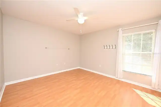 Listing Photo 34