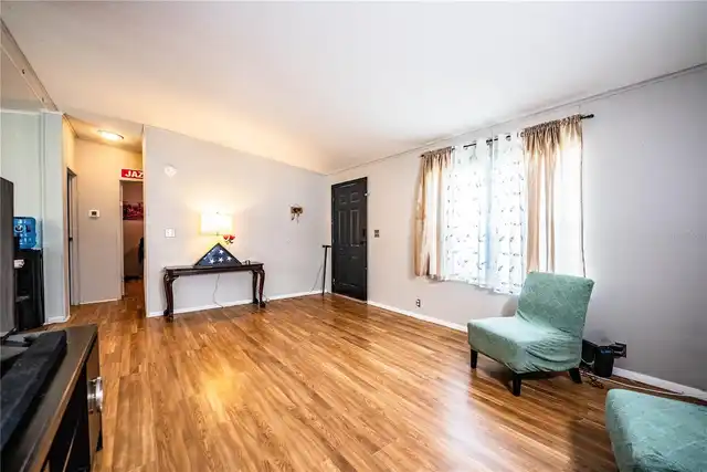 Listing Photo 9
