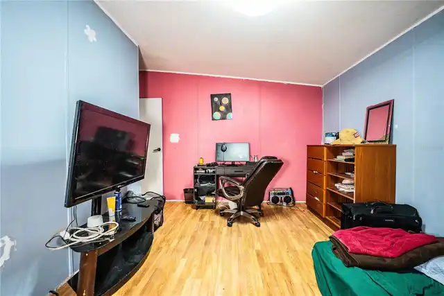 Listing Photo 18