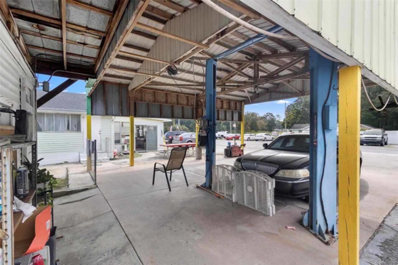 Listing Photo 9