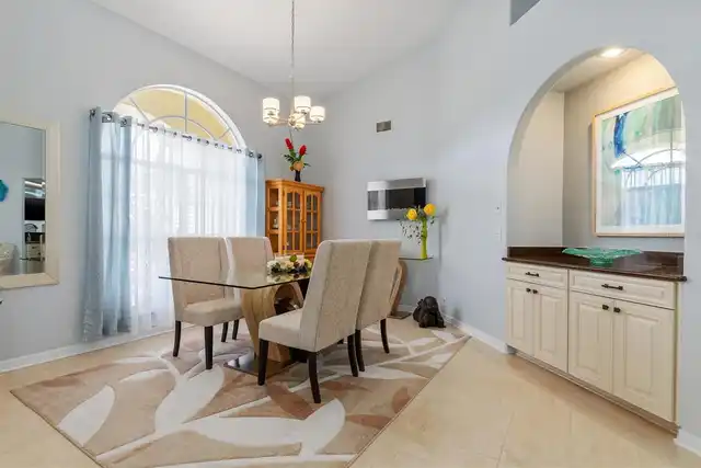 Listing Photo 9
