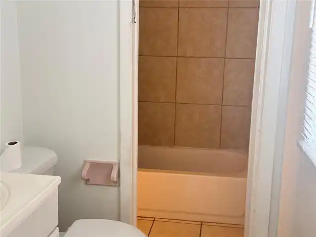 Listing Photo 10