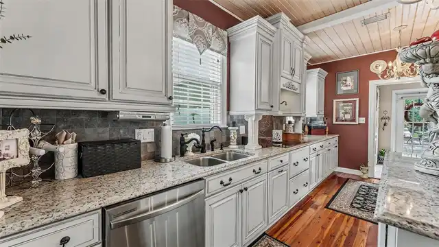 Listing Photo 7