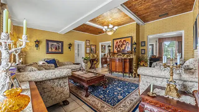 Listing Photo 15