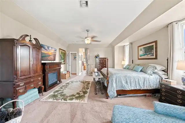 Listing Photo 11