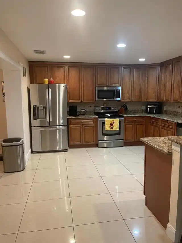 Listing Photo 12