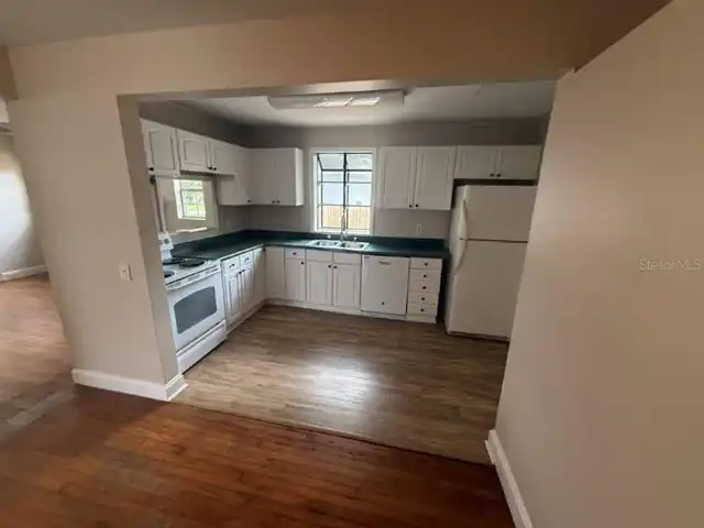Listing Photo 8