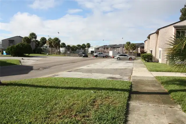 Listing Photo 12
