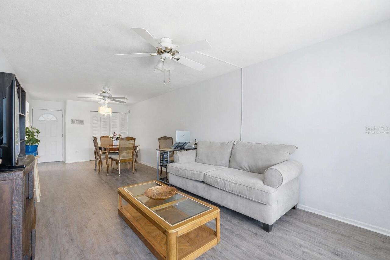 Listing Photo 12