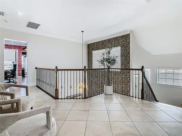 Listing Photo 23