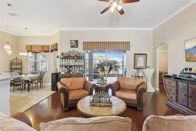 Listing Photo 8