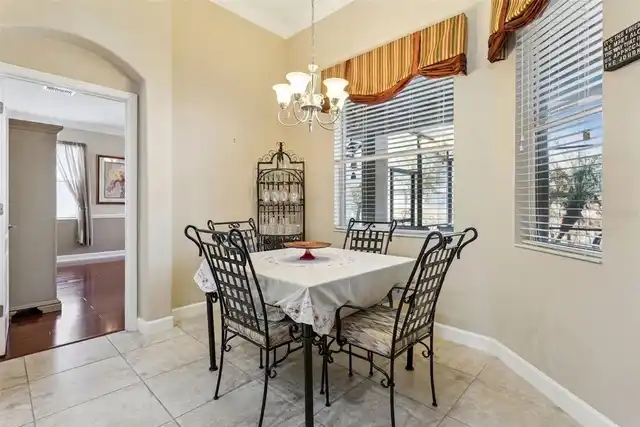 Listing Photo 11