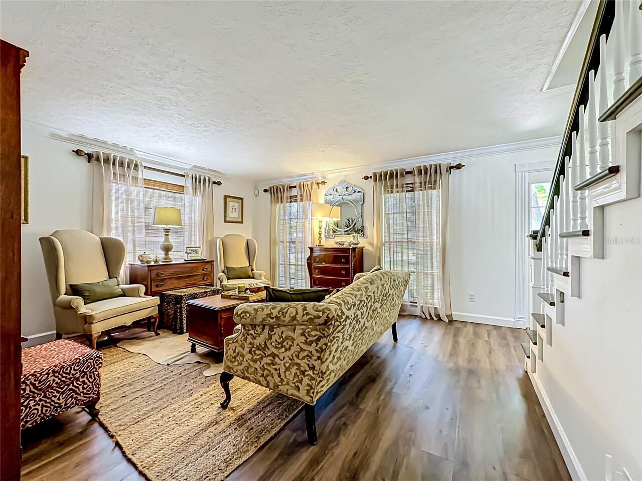 Listing Photo 12