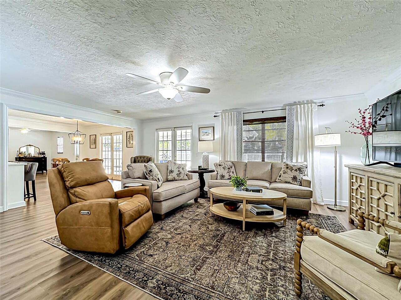 Listing Photo 17