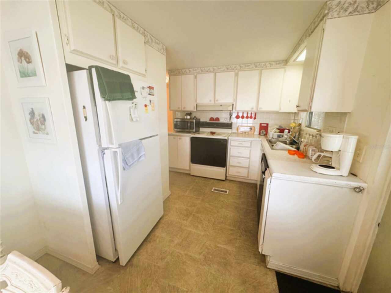 Listing Photo 11