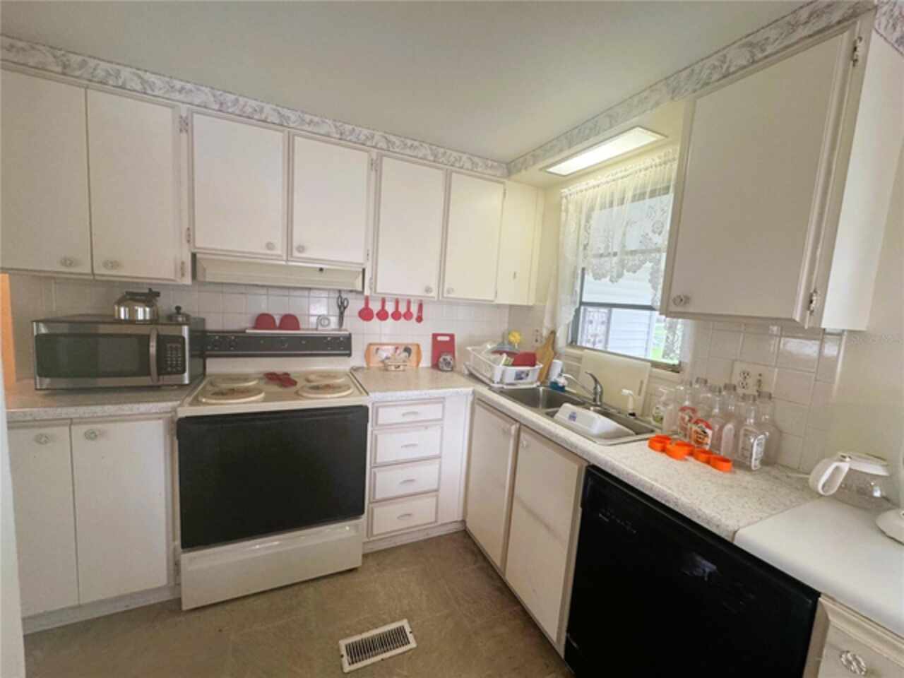 Listing Photo 13