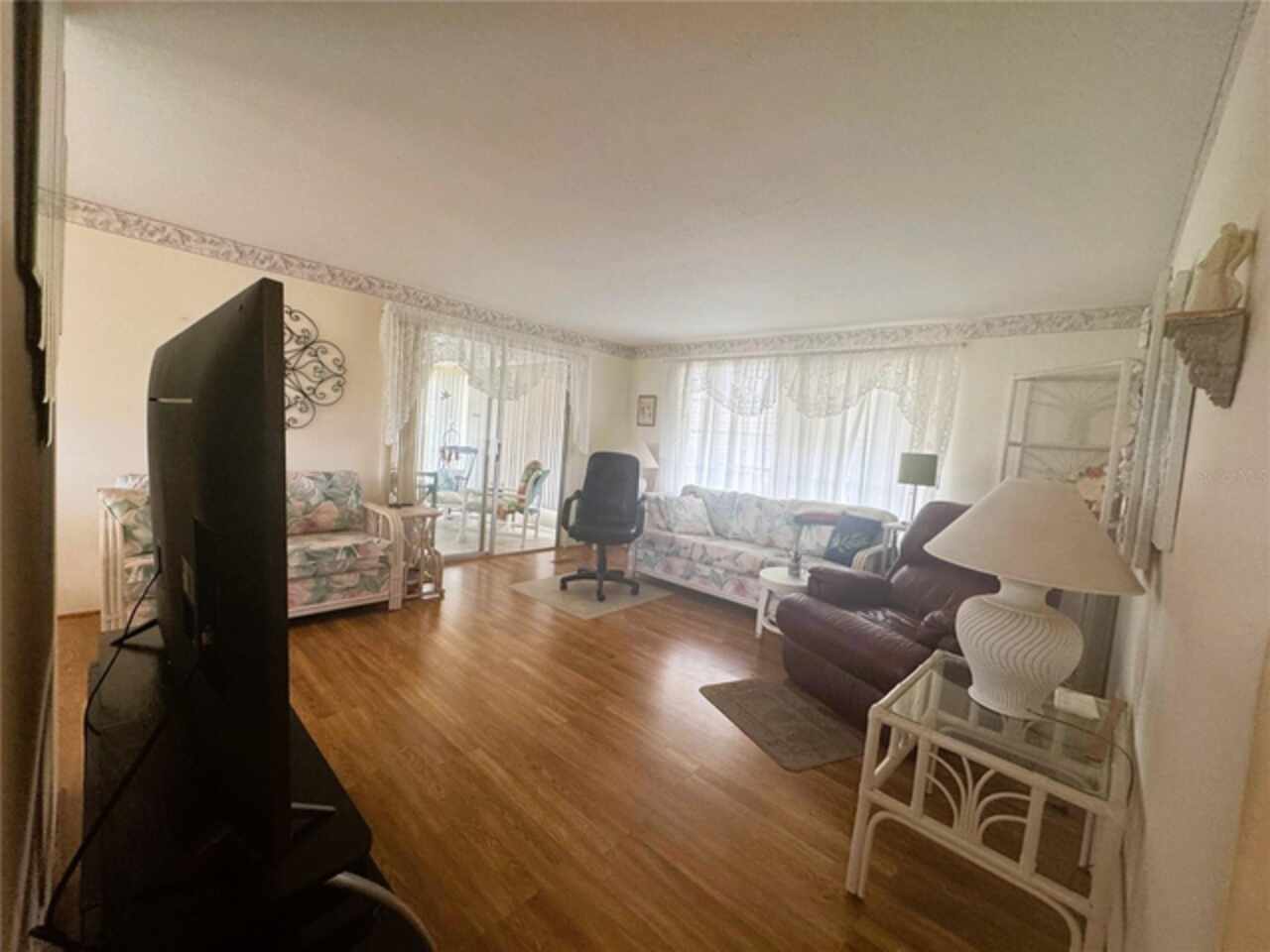 Listing Photo 17