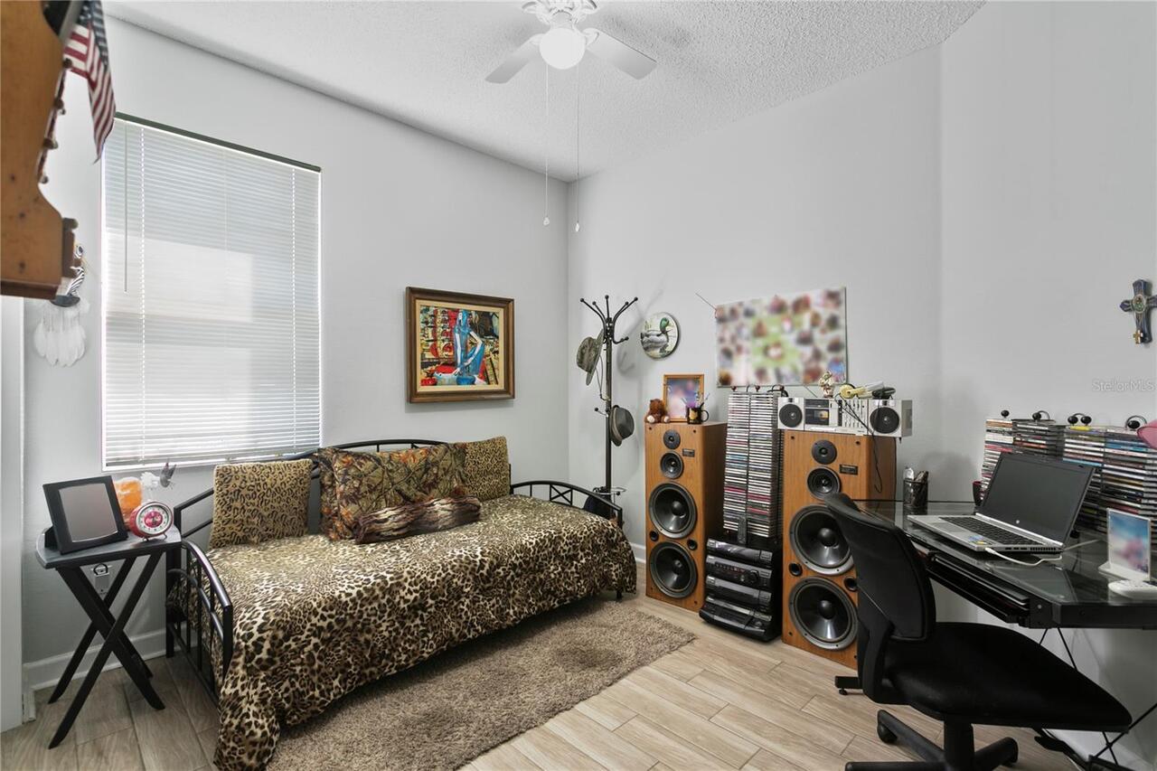 Listing Photo 12