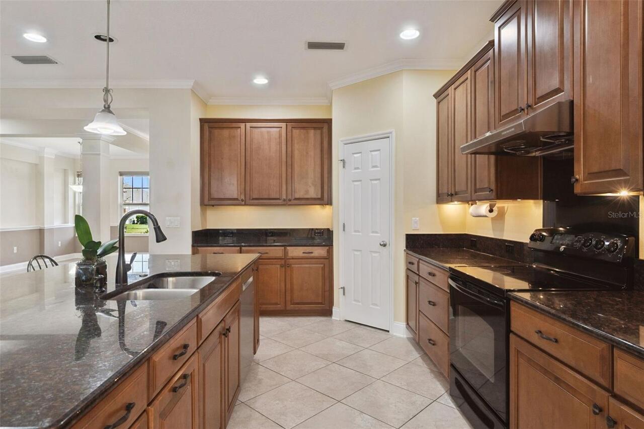 Listing Photo 12