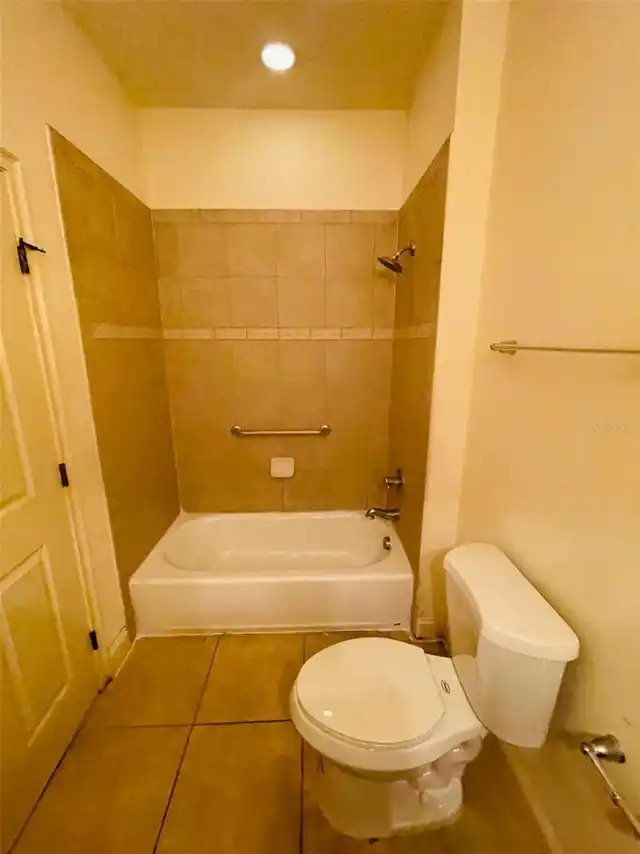 Listing Photo 12