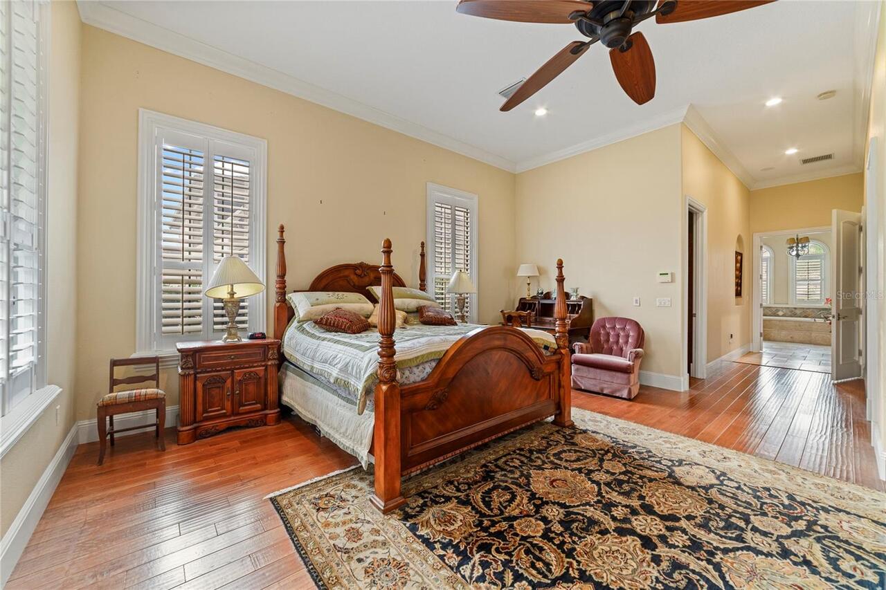 Listing Photo 11