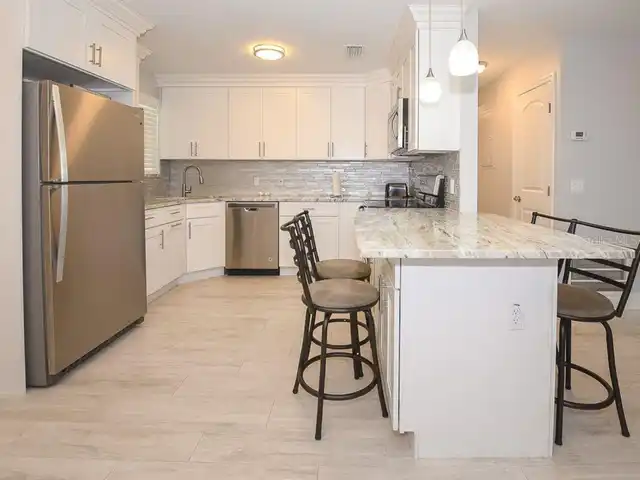 Listing Photo 10