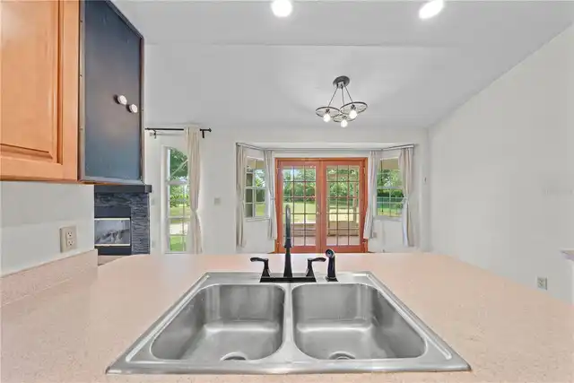 Listing Photo 14