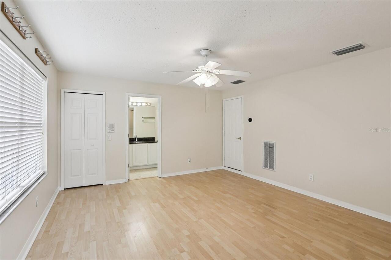 Listing Photo 34