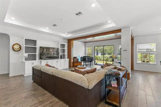 Listing Photo 15