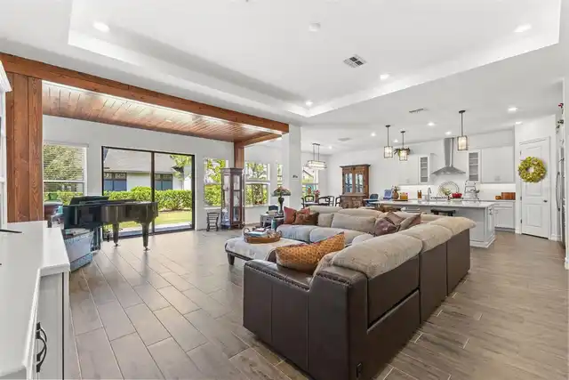 Listing Photo 18