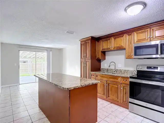 Listing Photo 9