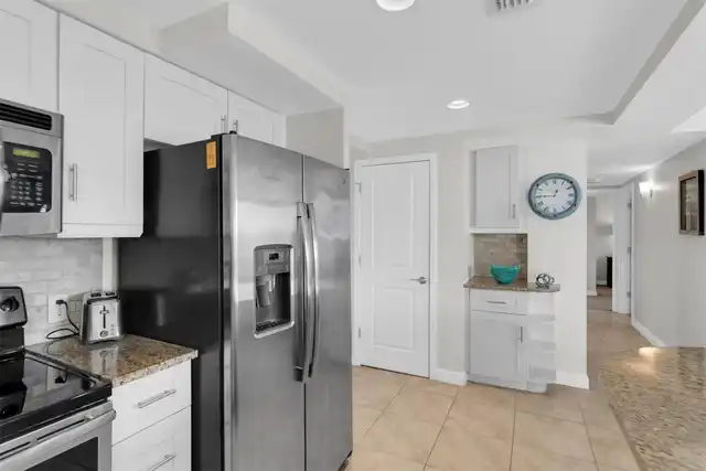 Listing Photo 9