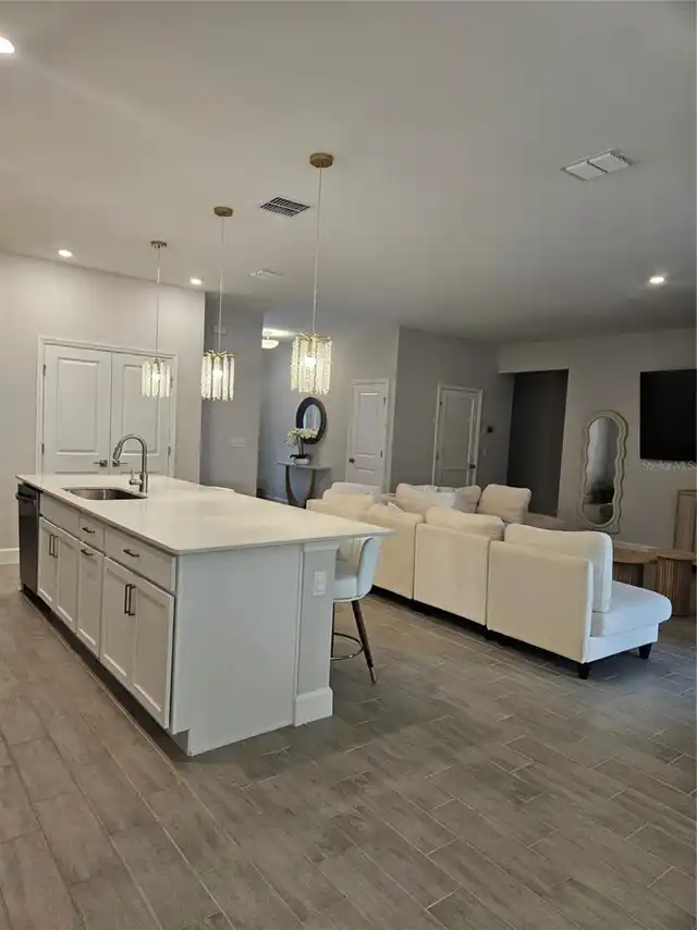 Listing Photo 9