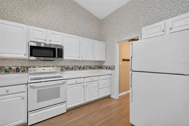 Listing Photo 14