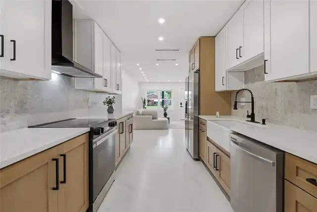 Listing Photo 11
