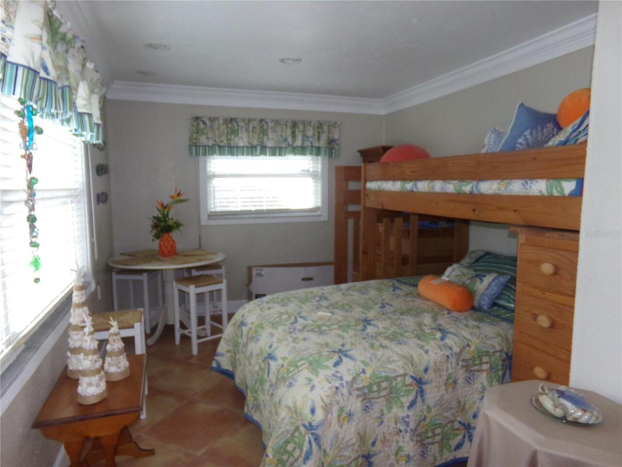Listing Photo 12