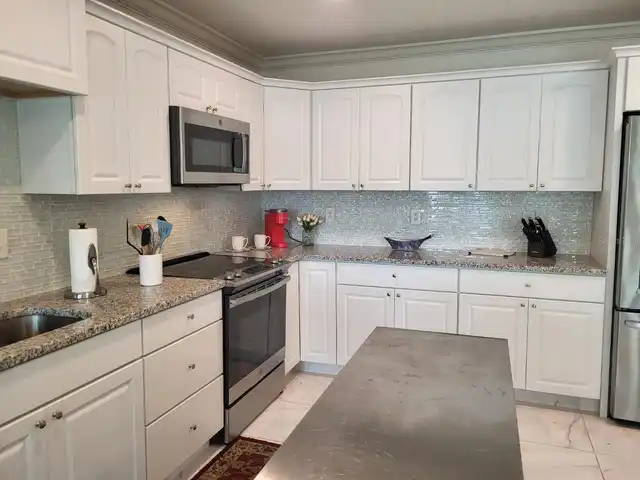 Listing Photo 11