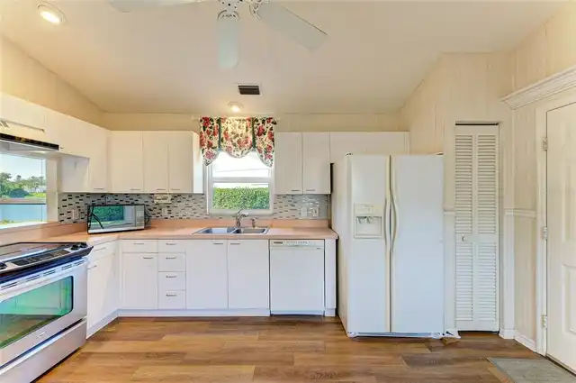 Listing Photo 17