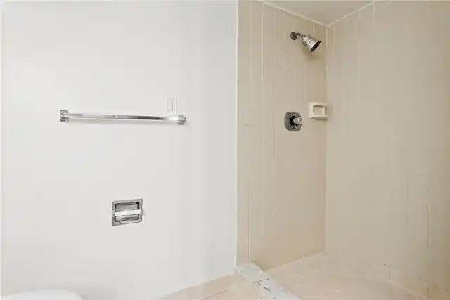 Listing Photo 38