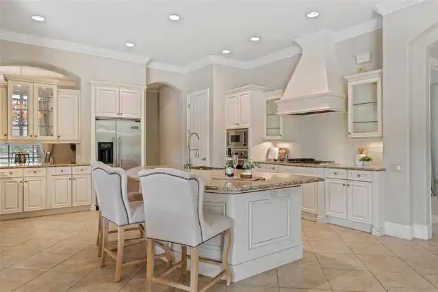 Listing Photo 12