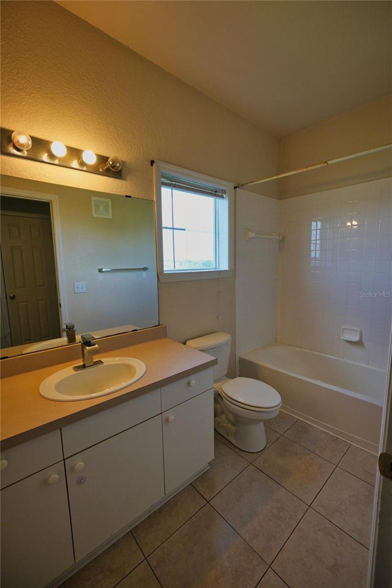 Listing Photo 8