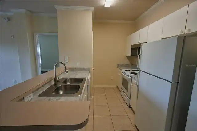 Listing Photo 12