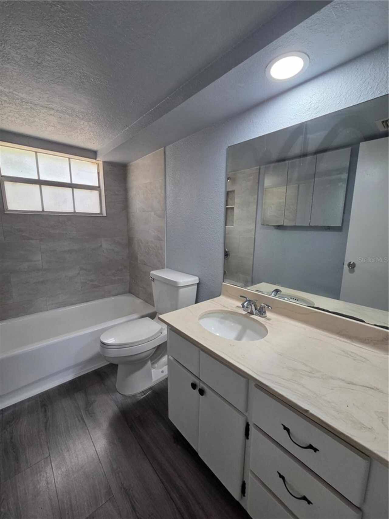 Listing Photo 11
